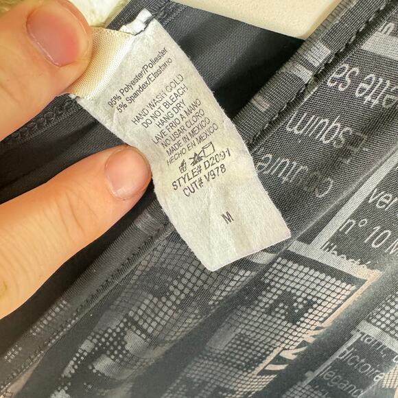 Urban Outfitters Black Rose Gold Metallic Bodycon Lightweight V-Neck Bodysuit M - Picture 5 of 5